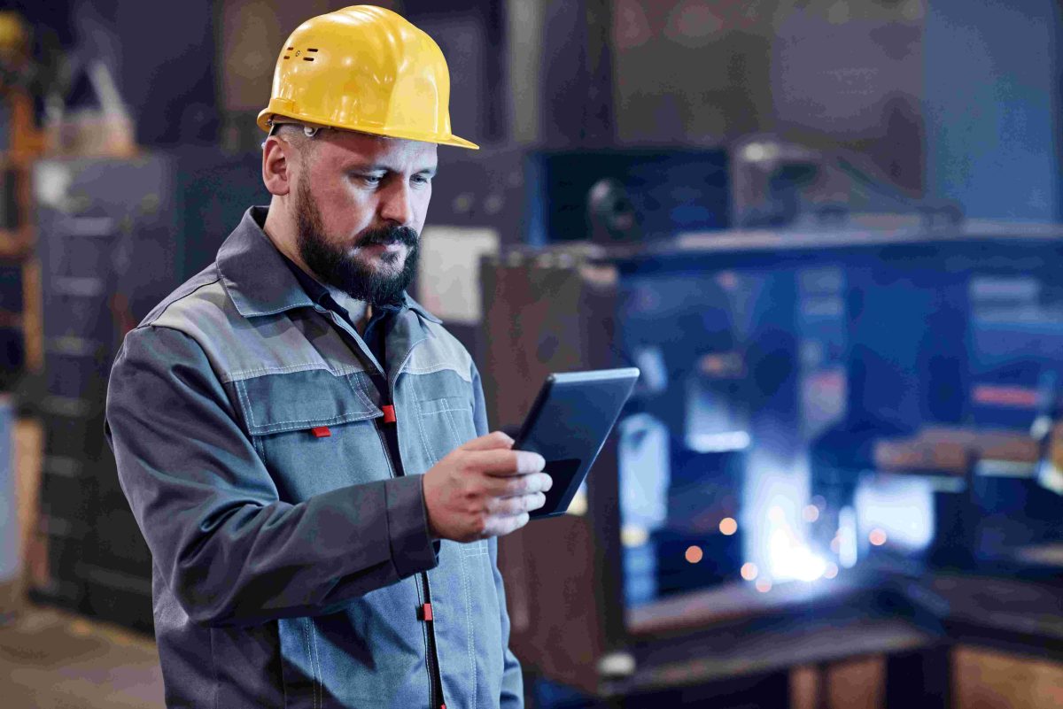 Tweak Job Design to Maximize Skilled Resources in Manufacturing with AI How CloudApper hrPad Redefines Job Design